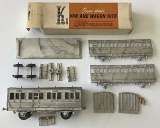 Vintage K’s Model Oo Scale Diecast (2) Passenger Train Cars,  Made In England