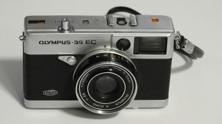 Olympus 35 Ec Zone Focus Vintage 35mm Film Camera W/ 1:28 F=42mm Zuiko Lens
