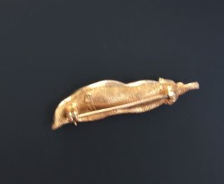Vintage signed Capri Pea in a Pod Brooch in gold tone metal with pearls 2