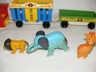 VINTAGE 1973 FISHER PRICE LITTLE PEOPLE CIRCUS TRAIN PLAYSET 991 4