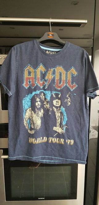 Ac/dc - Vintage Style.  World Tour 79.  T - Shirt Size Large