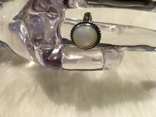Vintage 925 Sterling Silver Mother of Pearl Ring Size 5.  75 5