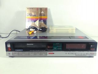 Sony Betamax Sl - Hfr30 Video Tape Player Recorder With Blank Tapes And Movie
