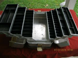 Vintage Umco 1000 A tackle box,  7 tray,  bottom box 4