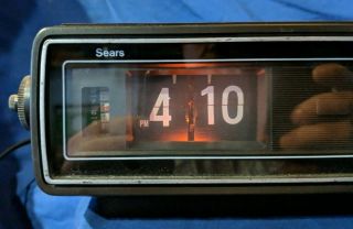 Vintage SEARS Flip Number Alarm Clock AM/FM Radio - Model 174.  23730600 2