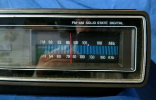 Vintage SEARS Flip Number Alarm Clock AM/FM Radio - Model 174.  23730600 3
