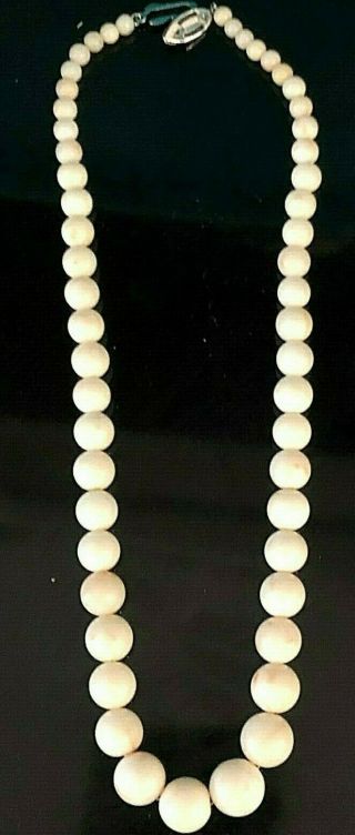 Vintage White Coral Graduated Beads Necklace 18 " Long