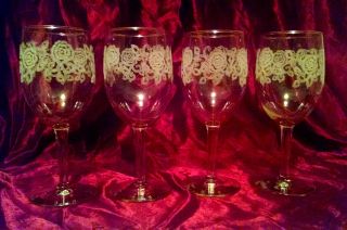 Set Of 4 Crystal Wine Glasses Etched Roses Gold Band Around Rim Vintage Elegant