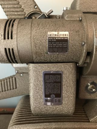 Revere 16mm Sound Movie Projector S 16 w/Speaker Case Vintage 8