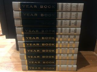 Vintage " The World Book Year Book " Encyclopedia Set 10 Books 1971 - 1979