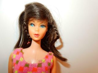 Vintage Mod Barbie Tnt Twist In Turn Brunette 1160 Doll W/ Pink Green Top