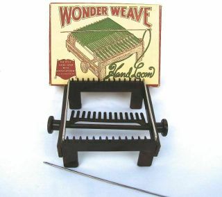 Vintage Karbercraft Wonder Weave Hand Loom Heddle Action Marbled Plastic W/box
