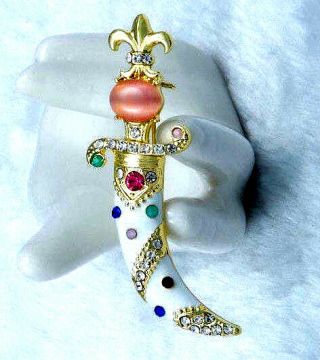 Dynamic Jeweled Aladdin Sword Gold Rhinestone Retro Vintage Style Brooch White