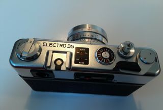 Vintage Yashica GSN Electro 35mm Rangefinder Film Camera with 45mm f/1.  7 Lens 3