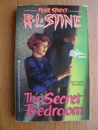 R.  L.  Stine Fear Street: The Secret Bedroom 1st Ed Soft Cover Signed Very Good