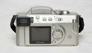 Panasonic DMC - FZ1 Vintage Digital Camera (2002) 3