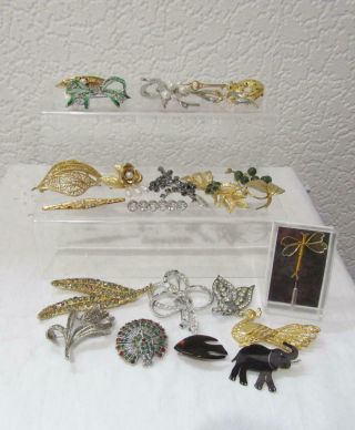 22 Vintage & Later Brooches Including Signed Capri,  Marcasite