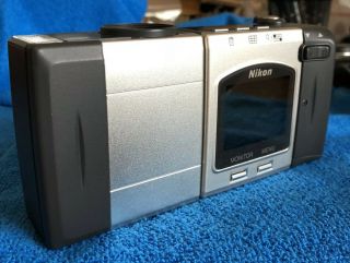 Vintage Nikon COOLPIX 900 1.  2MP Digital Camera - Silver Batteries 4