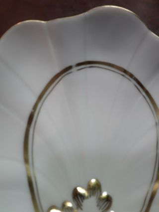 VINTAGE White Porcelain Shell Soap Dish with Gold Leaf Accents G 961 W/G 3