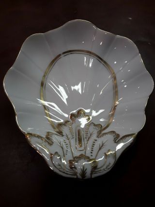 VINTAGE White Porcelain Shell Soap Dish with Gold Leaf Accents G 961 W/G 4