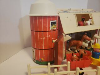 Vintage 17 pc Fisher Price Play FAMILY FARM Silo Barn Animals Little People 913 4