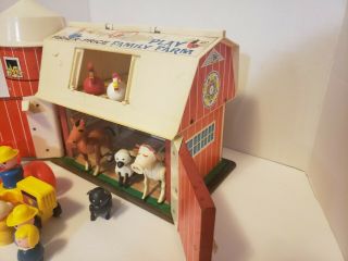 Vintage 17 pc Fisher Price Play FAMILY FARM Silo Barn Animals Little People 913 5