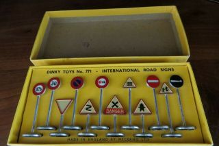 Vintage Dinky Toys No.  771 International Road Signs