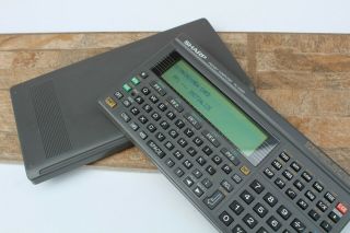 Vintage Sharp Pc - E500 Pocket Computer Scientific And Formulas Rare