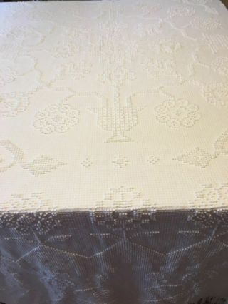 Vintage Chenille White Full Bedspread Blanket Fringe Flower Basket