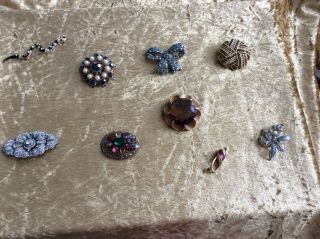Selection Of Vintage Costume Jewellery Brooches