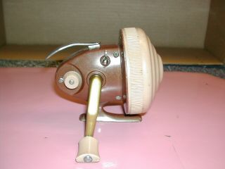 Vintage Eagle Claw Ec - 88 - B Spin/cast Fishing Reel