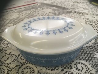 Pyrex Blue Snowflake Garland Oval Casserole Dish And Lid 1.  5 Quart Vintage