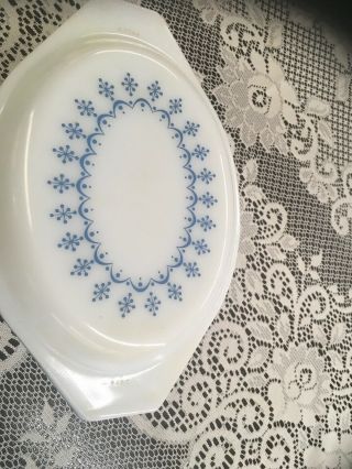 Pyrex Blue Snowflake Garland Oval Casserole Dish And Lid 1.  5 Quart Vintage 2