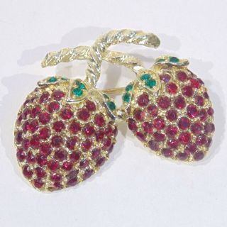 Vintage Two Strawberry Fruit Rhinestone Pin Brooch Red Green Gold Tone 1.  5 "