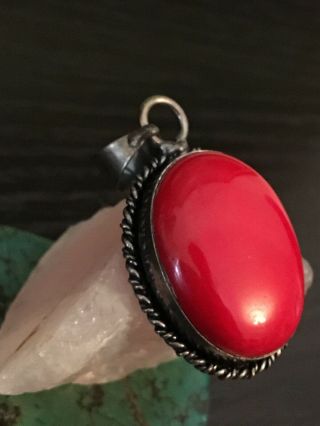 Vintage Native American Red coral Sterling Silver Pendant 8.  5 g 5