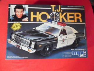 T.  J.  Hooker Police Car Model Kit 1/25 Scale 1982 Vtg U.  S.  Ship Read