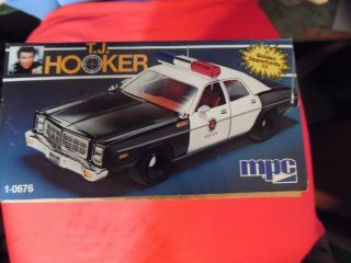 T.  J.  Hooker Police Car Model Kit 1/25 Scale 1982 VTG U.  S.  SHIP Read 2