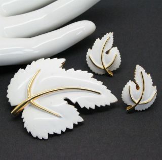 Vintage White Enamel Leaf Brooch And Clip On Earrings Jewellery Set