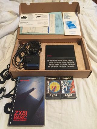 Zx81 Sinclair Computer,  W/ 16k Ram,  Zx81 Books,  2 Games And