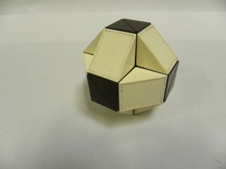 Vintage 3d Block Plastic Construction Jigsaw Puzzle Toy Brain Teaser (a5)