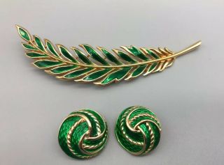Vintage Trifari Green & Gold Tone Leaf Brooch & Round Green Clip On Earrings