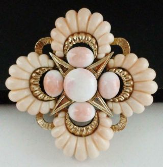 Pretty Vintage Peach,  Pink & White Flower Design Pin Brooch In Gold Tone Metal