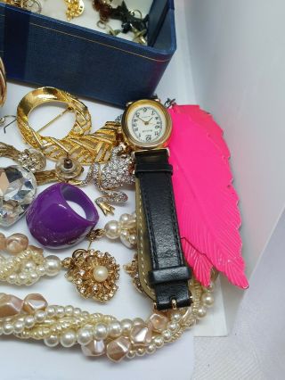 Vintage Box Vintage Jewellery Brooch Necklace Watch Ring Earrings 3
