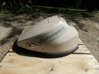 Vtg Johnson 9.  5hp Outboard Boat Motor Cowling/cover Usa
