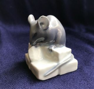 Vintage Royal Copenhagen Porcelain Figurine 510,  Mouse On Sugar Cubes 062