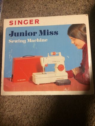 Vintage Singer Junior Miss Sewing Machine W/ Pedal (model: 67b13)