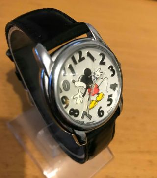 Mickey Mouse Lorus Walt Disney Vintage Analogue Quartz Watch battery 3