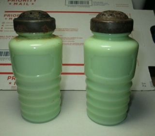 Vintage Jeannette Glass - Jade - Ite Round Beehive Salt And Pepper Shakers