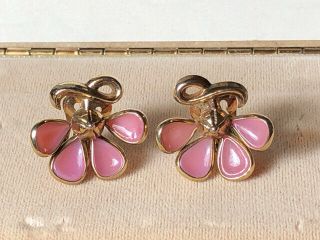 Vintage Signed Crown Trifari Pink Poured Glass Clip Back Goldtone Clip Earrings