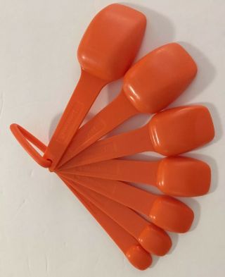 Vintage Set of 7 Orange Tupperware Measuring Spoons Complete Ring Nesting Bright 2